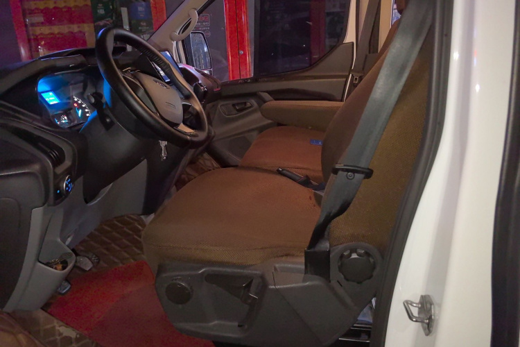 Ford E-Transit 2022 car image #17