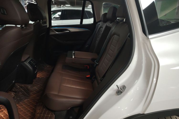 BMW iX3 2021 immagine di auto #17