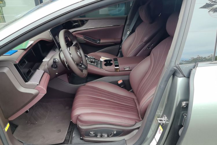 Denza Z9GT 2025 car image #17