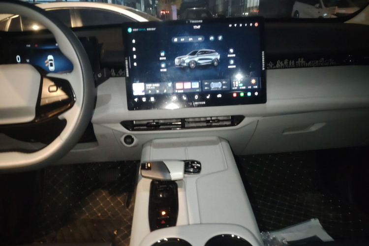 Changan UNI-Z PHEV 2024 #17 Changan UNI-Z PHEV 2024 صورة سيارة #17