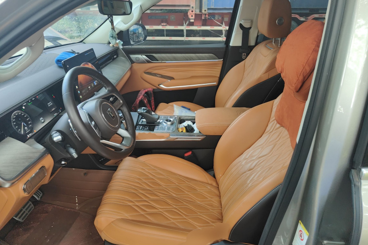 Tank 500 2023 car image #17