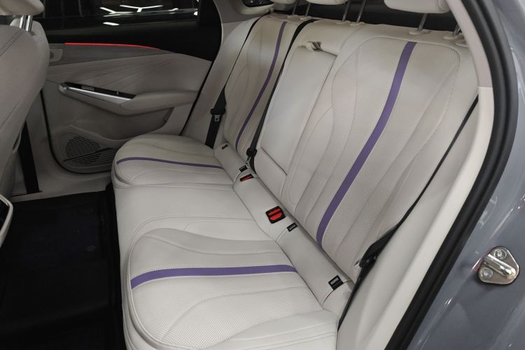 GEELY PrefaceL 2024 car image #17