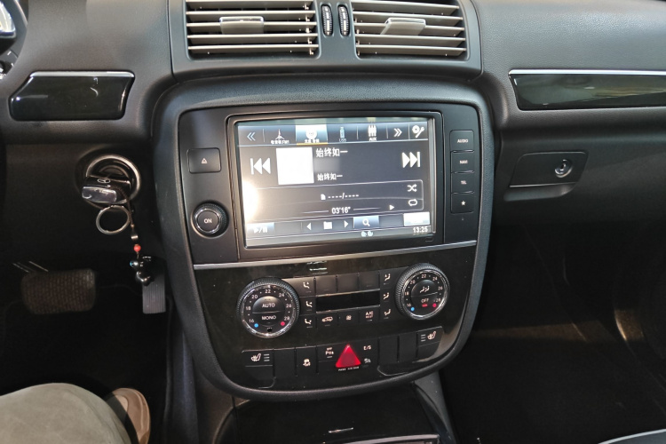 Mercedes-Benz R Class 2017 #17 Mercedes-Benz R Class 2017 car image #17