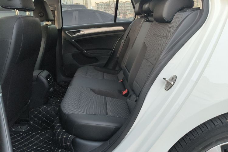 Volkswagen Golf Pure Electric 2020 #17 Volkswagen Golf Pure Electric 2020 car image #17