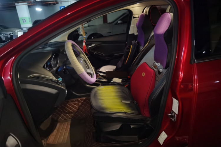 Ford Focus (Imported) 2015 #17 Ford Focus (Imported) 2015 car image #17