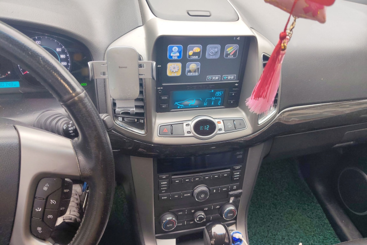 Chevrolet Captiva 2015 car image #17