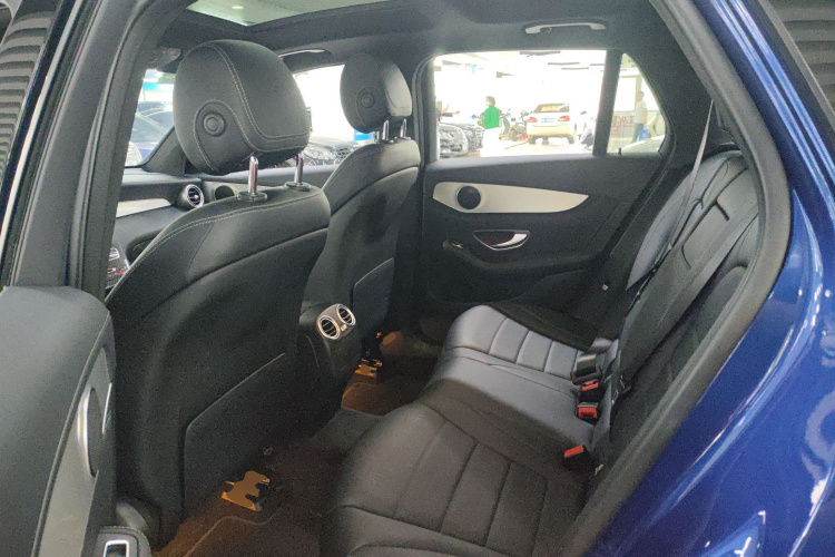 Mercedes-Benz GLC Class 2016 car image #17