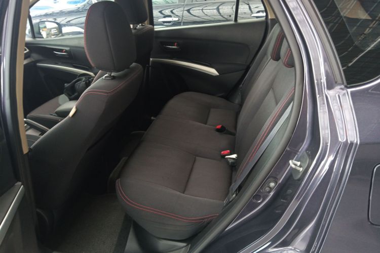 Suzuki S-Cross 2015 immagine di auto #17