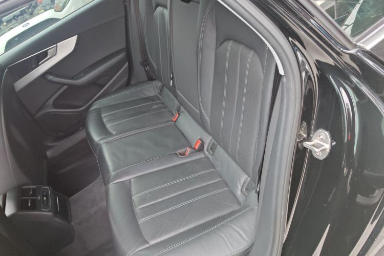 Audi A4 2021 immagine di auto #17