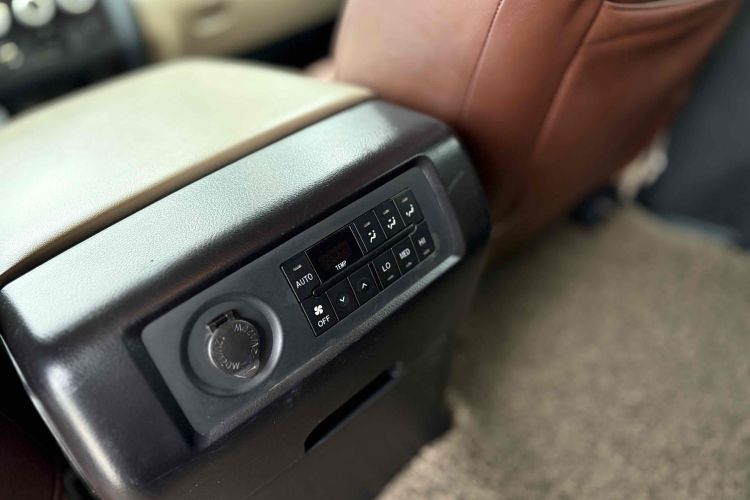 Toyota Sequoia 2016 #17 Toyota Sequoia 2016 imagen de coche #17