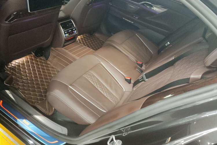 BMW M760Le 2017 #17 BMW M760Le 2017 car image #17