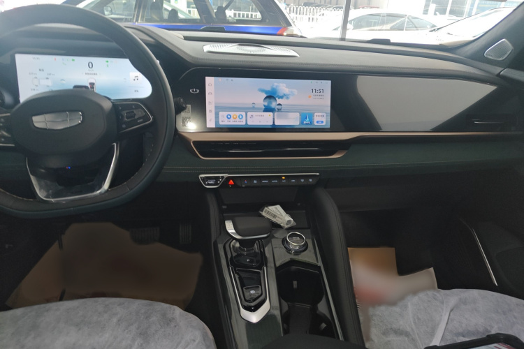 GEELY Monjaro MHEV 2025 car image #17