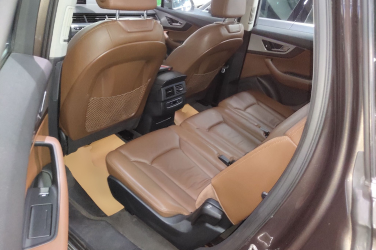 Audi Q7 2016 car image #17