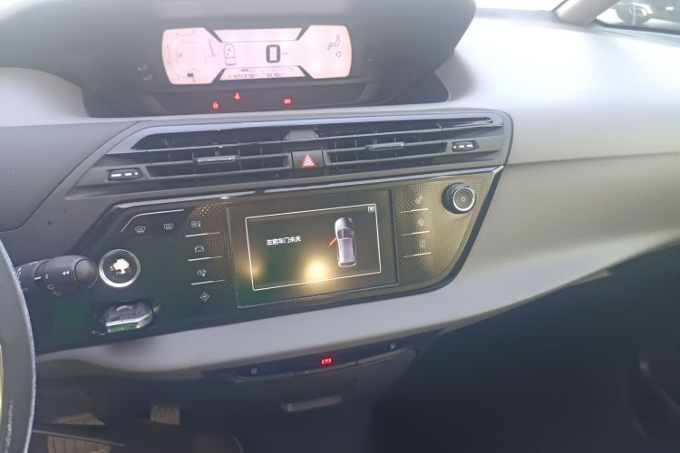 Citroen C4 PICASSO 2018 car image #17