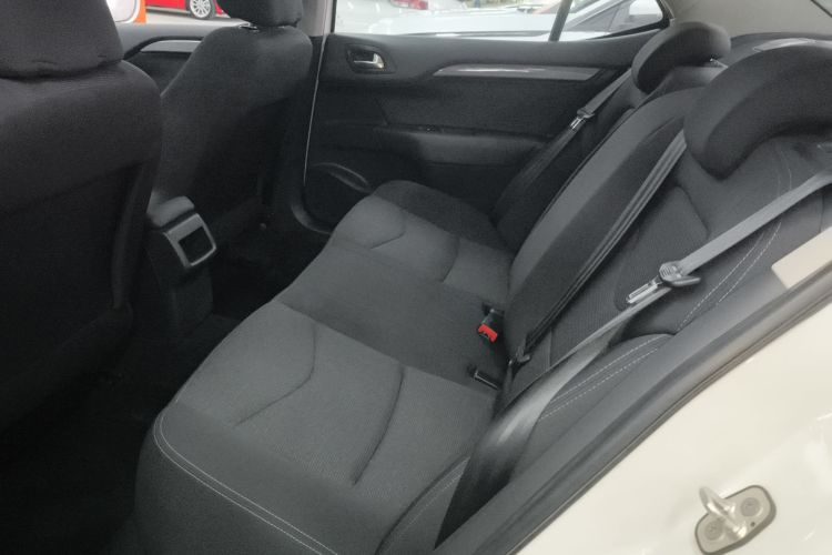 Citroen C4L 2016 image de voiture #17
