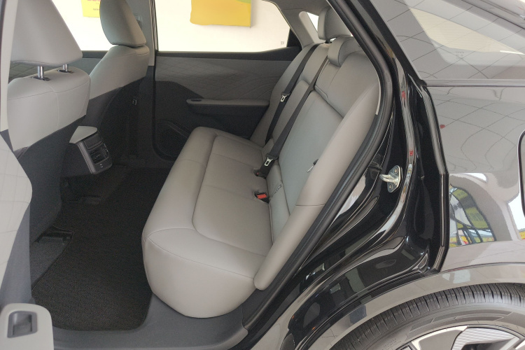 Toyota bZ3 2024 immagine di auto #17