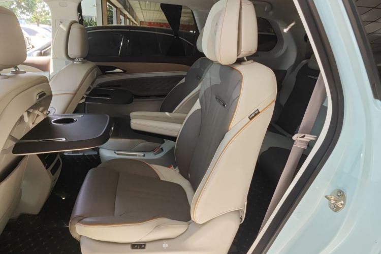 Forthing Yacht 2022 car image #17