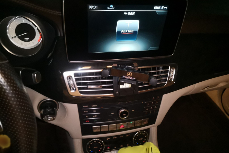 Mercedes-Benz CLS Class 2017 car image #17