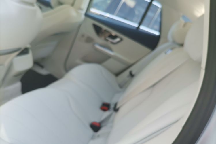 Mercedes-Benz EQE Class 2023 car image #17