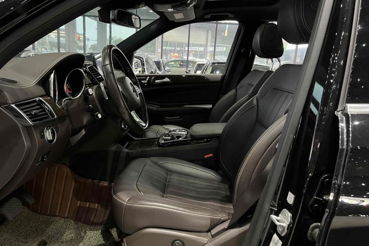 Mercedes-Benz GLS Class 2017 imagen de coche #17