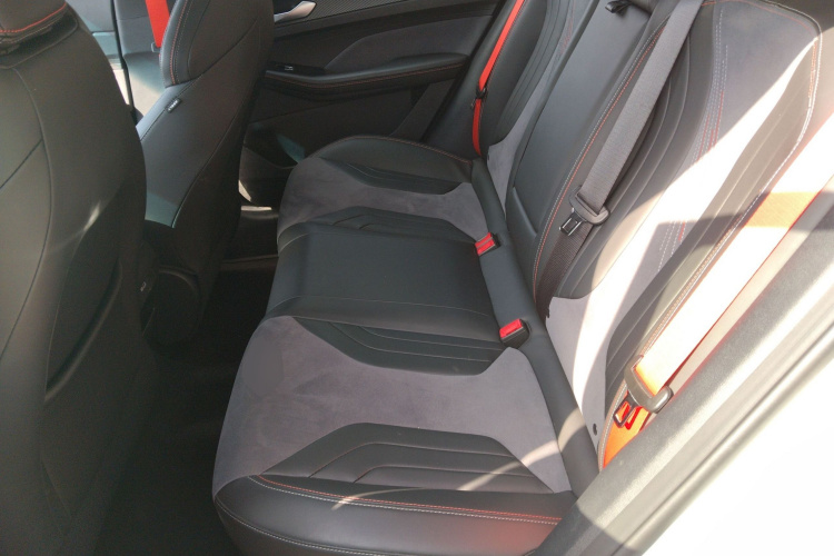 GEELY Binray 2024 car image #17