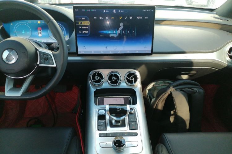 Denza X 2020 car image #17