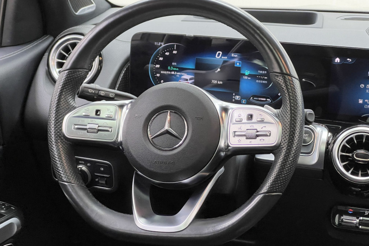 Mercedes-Benz EQB Class 2022 #17 Mercedes-Benz EQB Class 2022 car image #17