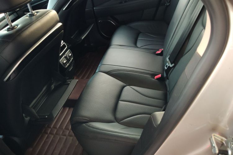 GEELY Ulion 2015 immagine di auto #17