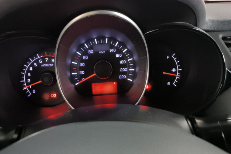 Kia K2 2016 car image #17