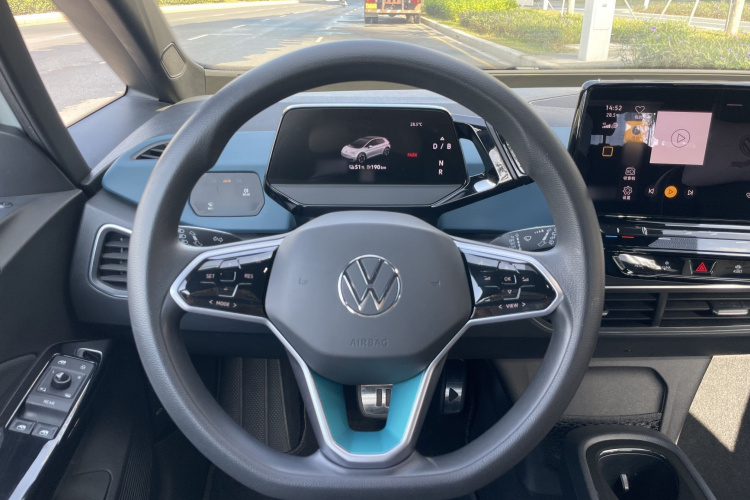 Volkswagen ID.3 2022 #17 Volkswagen ID.3 2022 car image #17