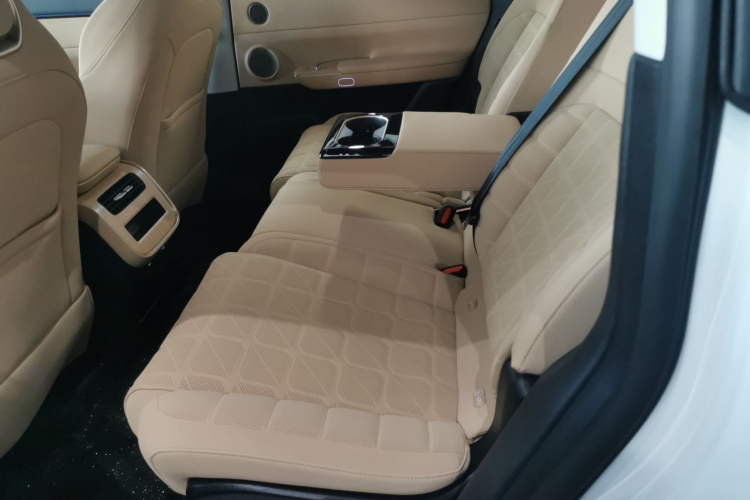 Exceed Stellar Era ET 2025 car image #17