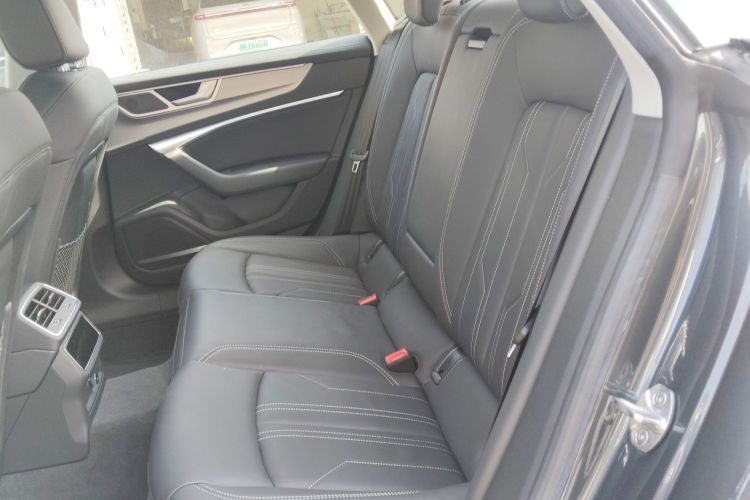 Audi A7 2024 car image #17