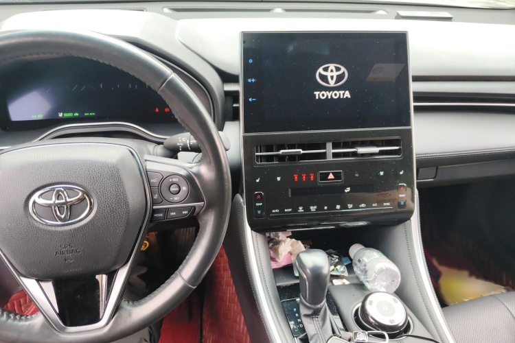 Toyota Avalon 2023 car image #17