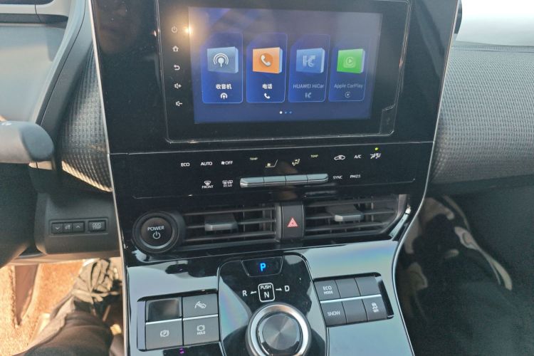 Toyota bZ4X 2024 immagine di auto #17