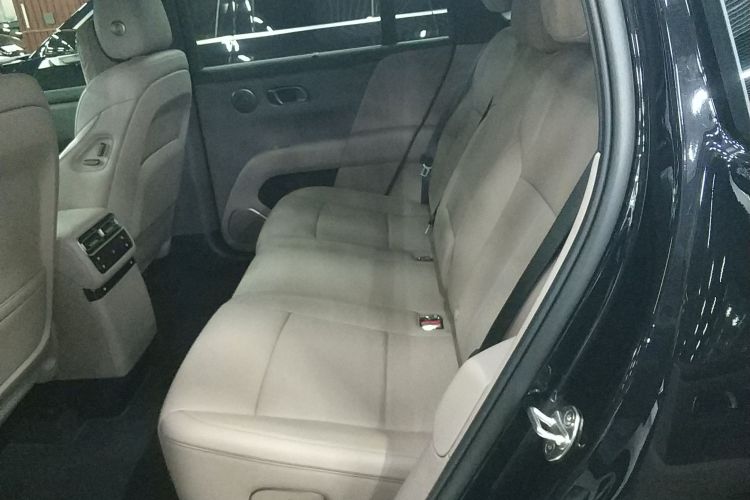 Li i6 2025 immagine di auto #17