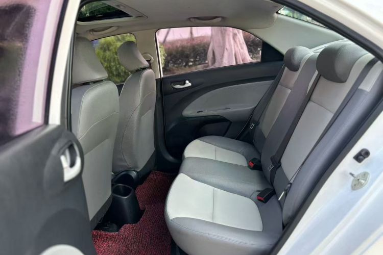 起亚 焕驰 2018 汽车图片 #17