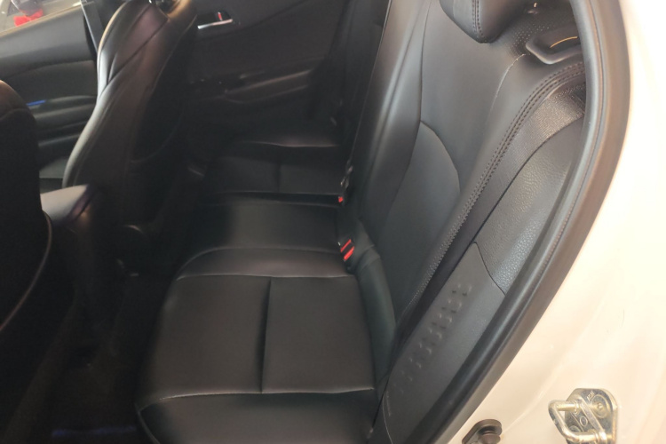 Toyota C-HR 2023 immagine di auto #17