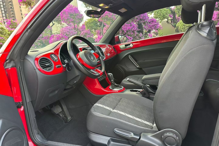Volkswagen Beetle 2018 car image #17