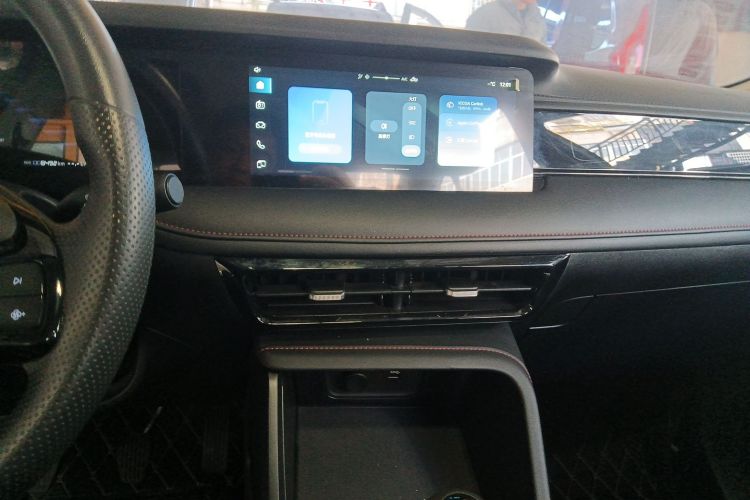Roewe i5 2023 car image #17