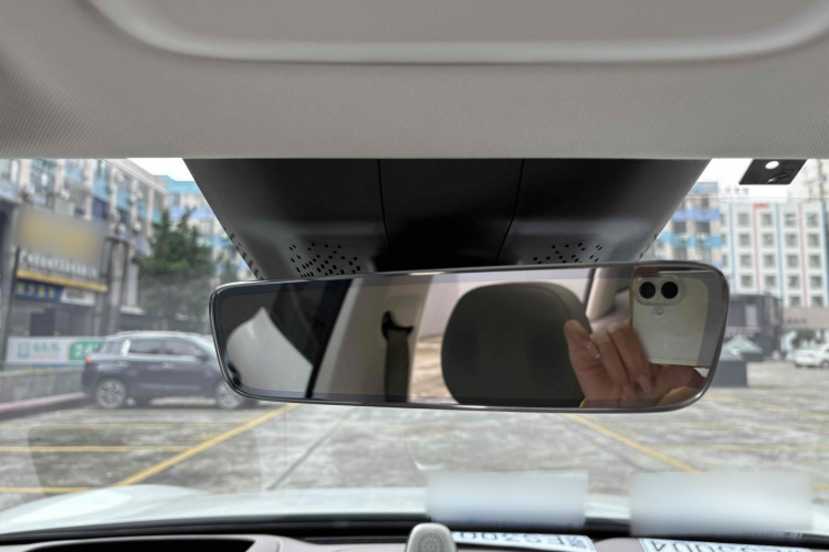 Zeekr 7X 2024 car image #17