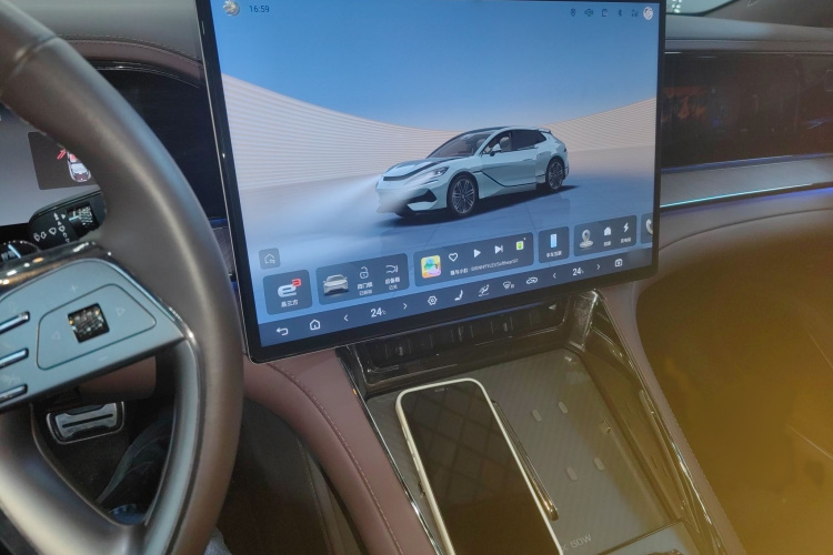 Denza Z9GT 2024 #17 Denza Z9GT 2024 car image #17