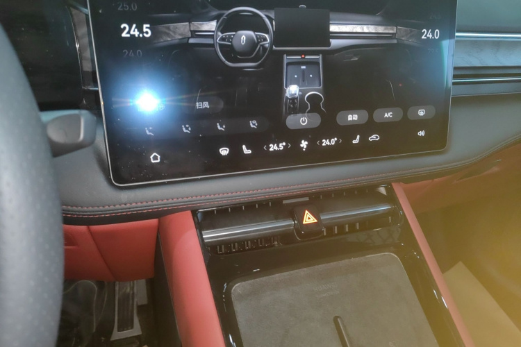 2023 car image #17