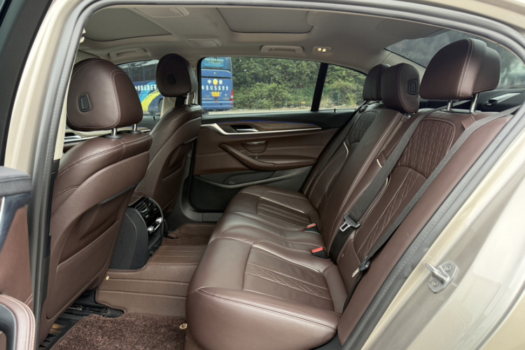 BMW 5 Series New Energy 2019 image de voiture #17