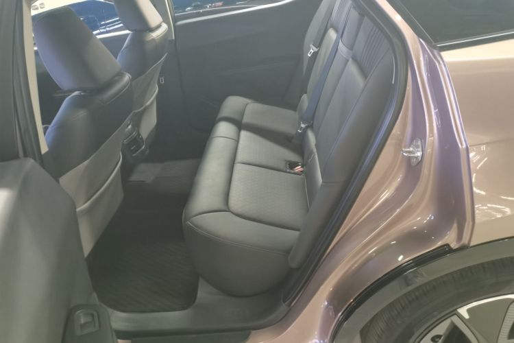 Toyota bZ3 2023 immagine di auto #17