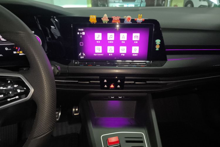 Volkswagen GolfGTI 2024 immagine di auto #17