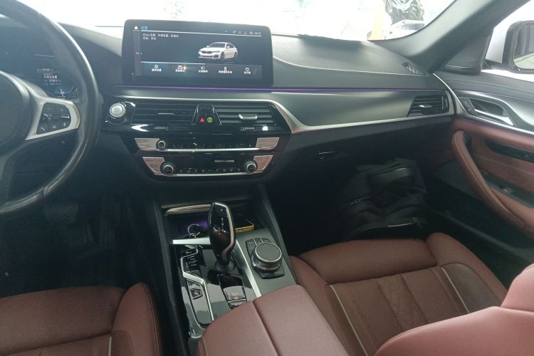 宝马 宝马5系新能源 2021 汽车图片 #17