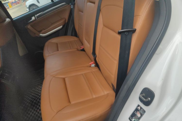 Haval H8 2017 car image #17