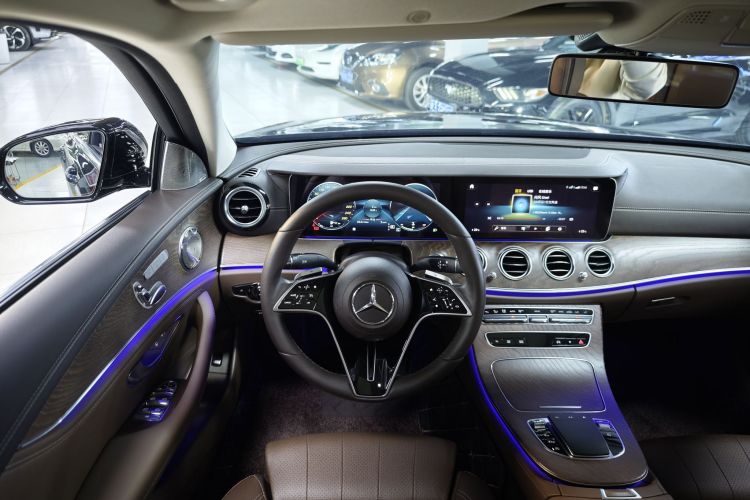 Mercedes-Benz E Class 2022 car image #17
