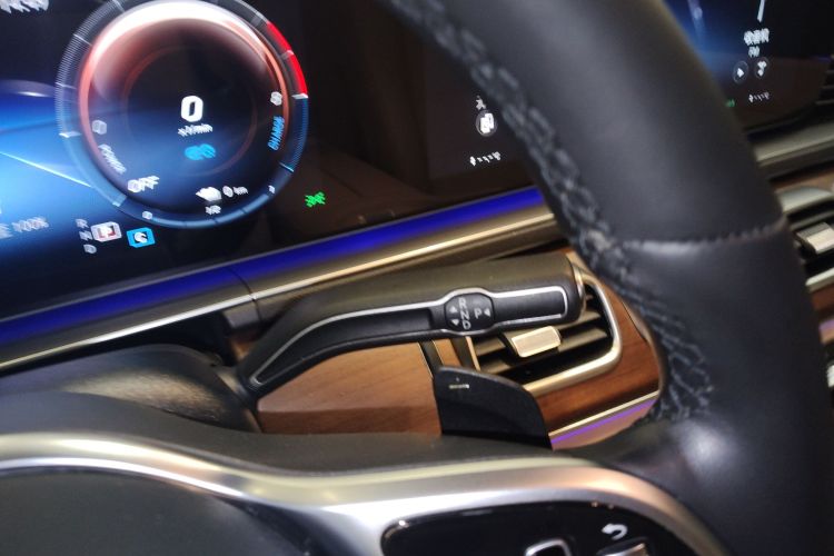 Mercedes-Benz GLE Class New Energy 2022 car image #17