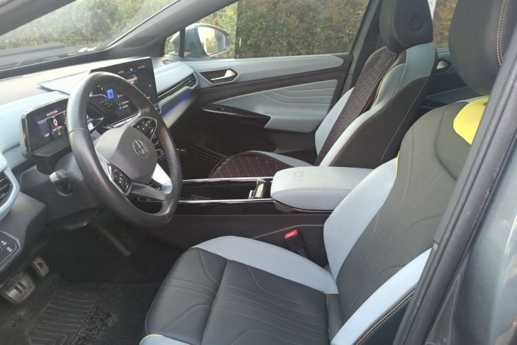 Volkswagen ID.4 X 2023 immagine di auto #17